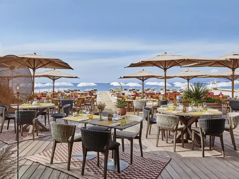 Plage Barriere Gray d'Albion Cannes